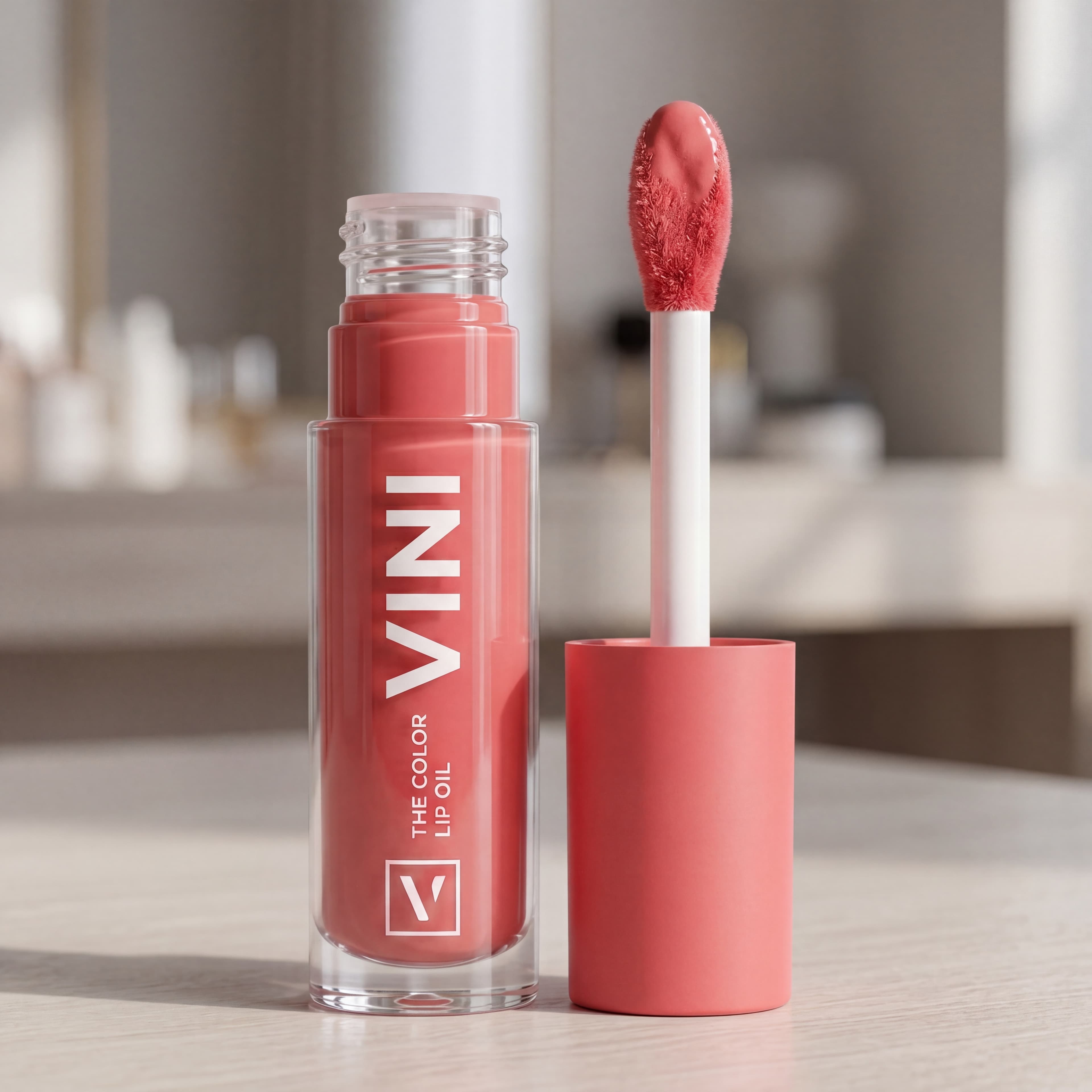 Foto frontal de un lip oil de color antes de limpiarlo para un listing de TikTok Shop